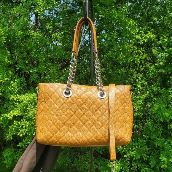 ♻️DONATED ♻️ Ron White  Quilted Hand Bag (with Crossbody option) - Picture 4 of 15